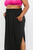 Side Scoop Scrunch Skirt in Black